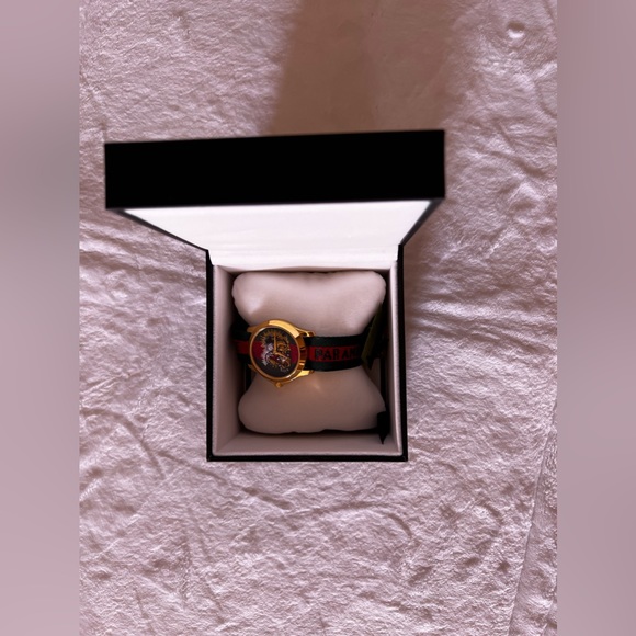 Gucci Men's Timeless Tiger Dial Watch L’AVEUGLE PAR AMOUR - Picture 15 of 16